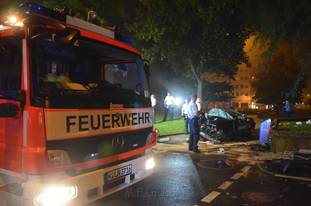 VU Pkw Koeln Neustadt Nord Hansaring Eberplatz P58.JPG